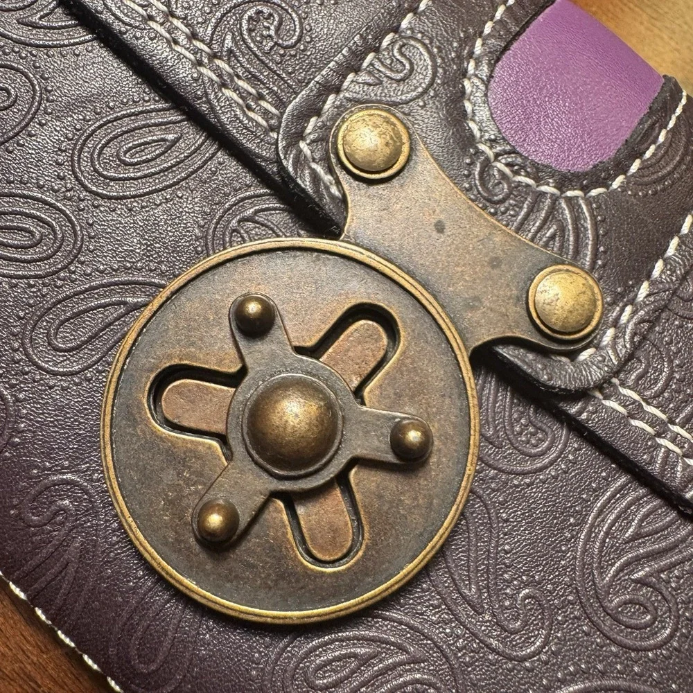 Satchelz Italian Leather Women's Purple Wallet ~ Unique Turnlock ~ Unused